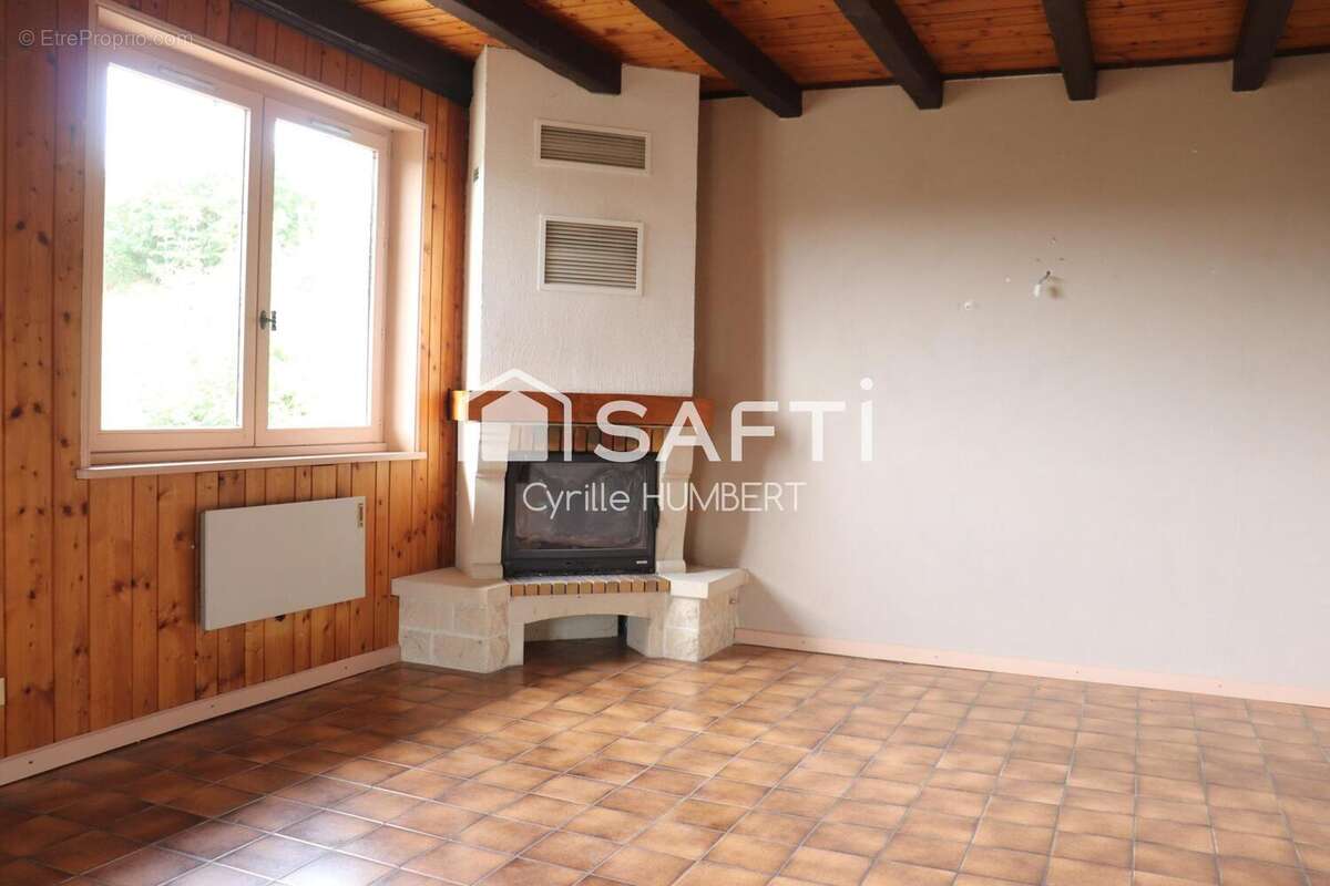 Maison 158 m² à Les Combes  - photo 4