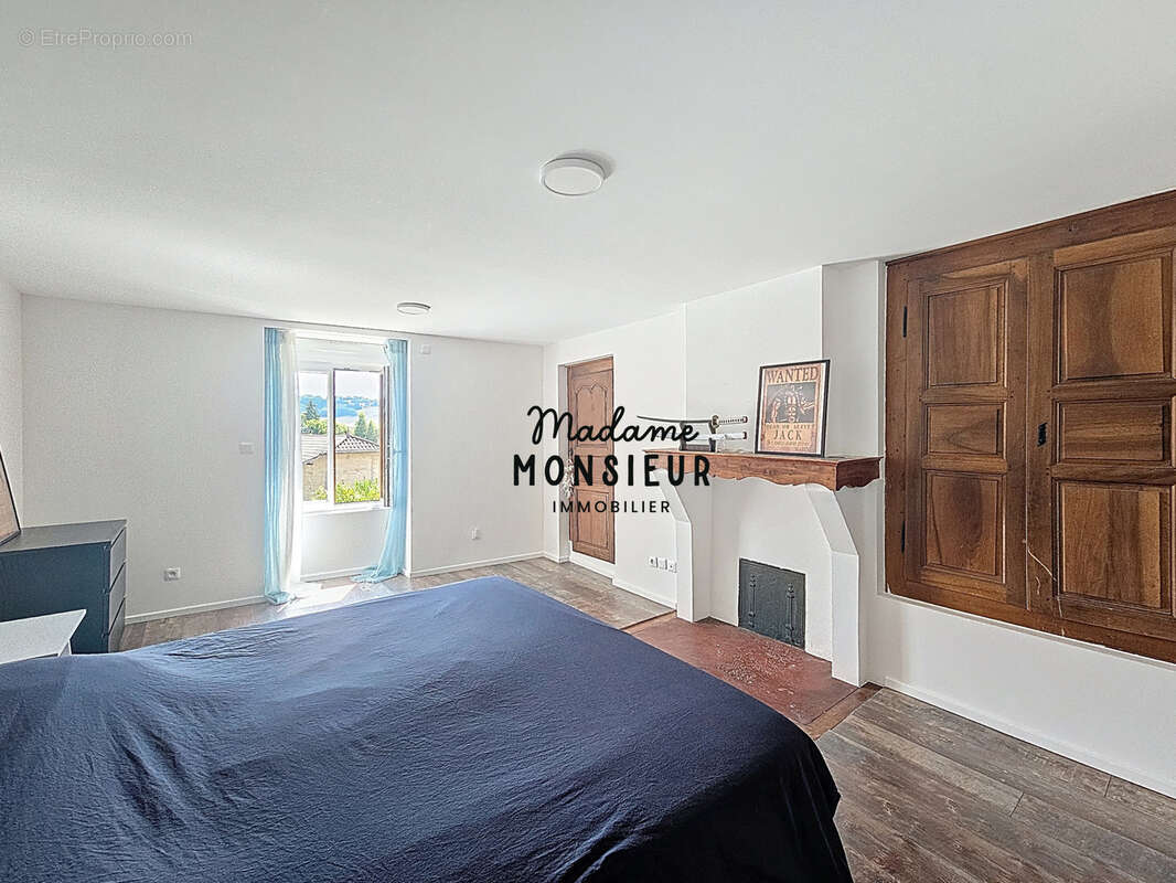 Maison à LA TOUR-DU-PIN