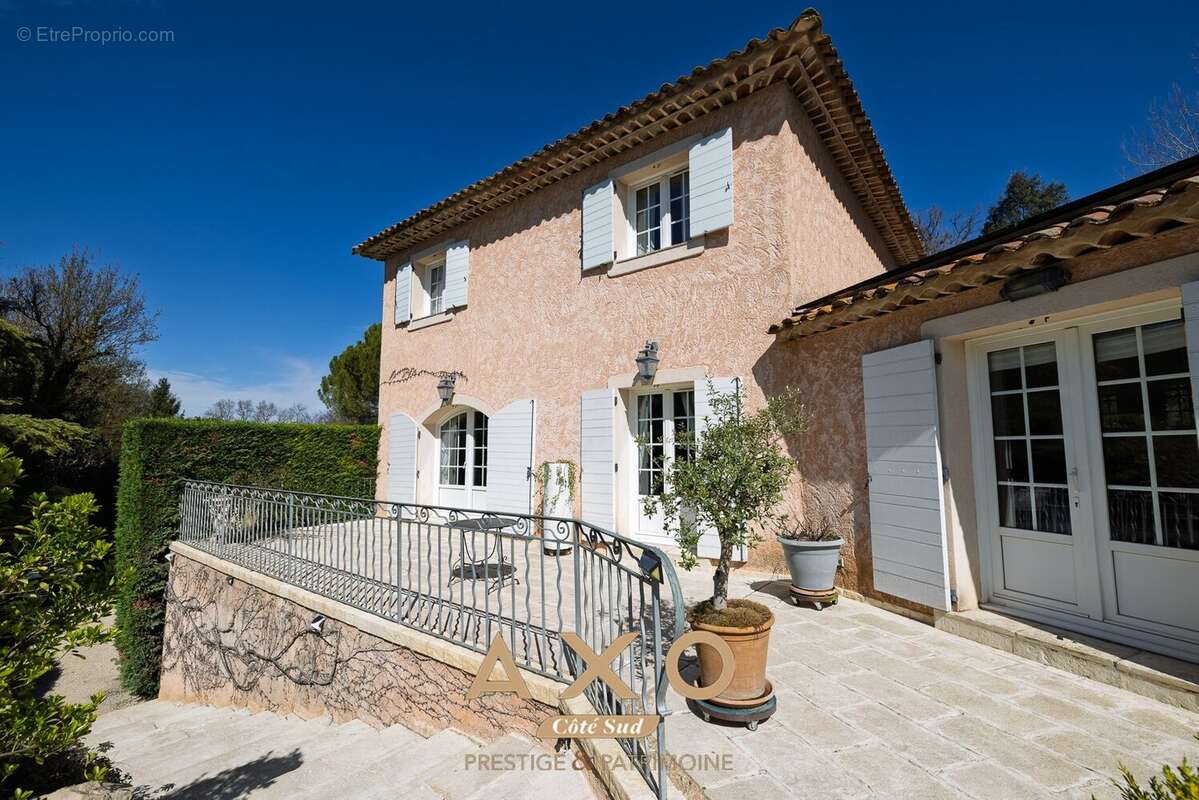 Maison à MEYRARGUES