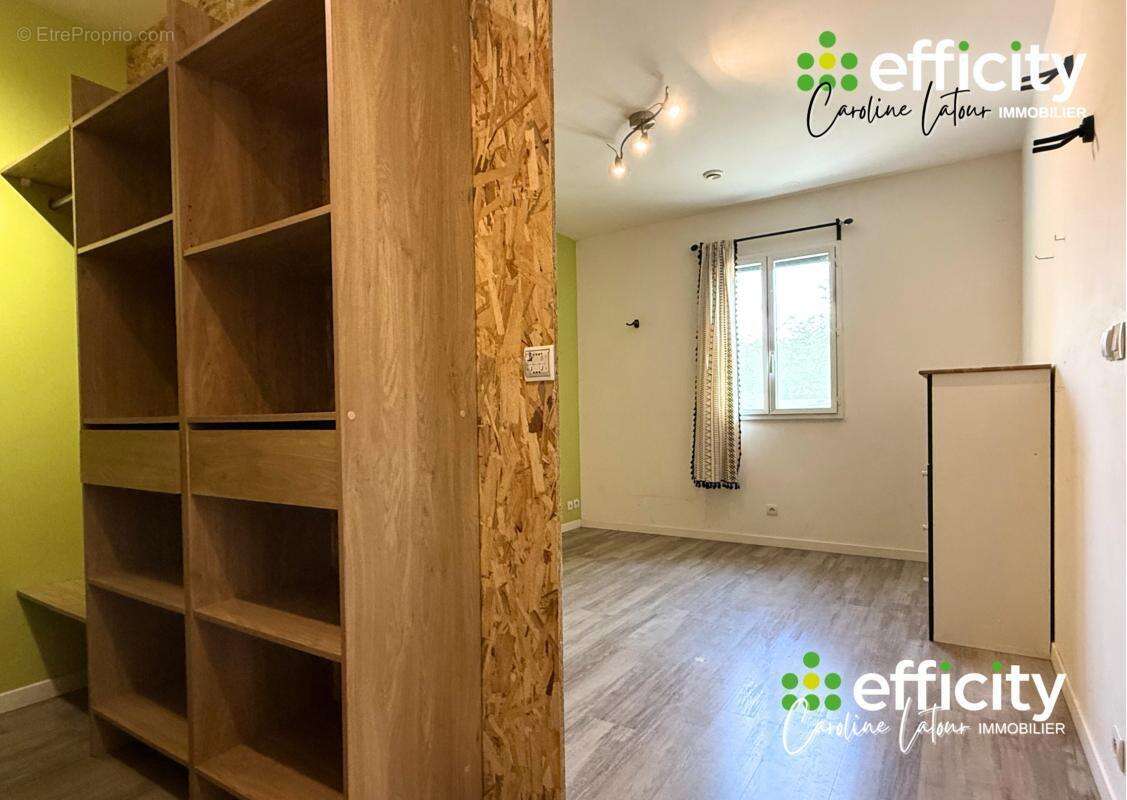 Maison à MARCILLY-LE-CHATEL