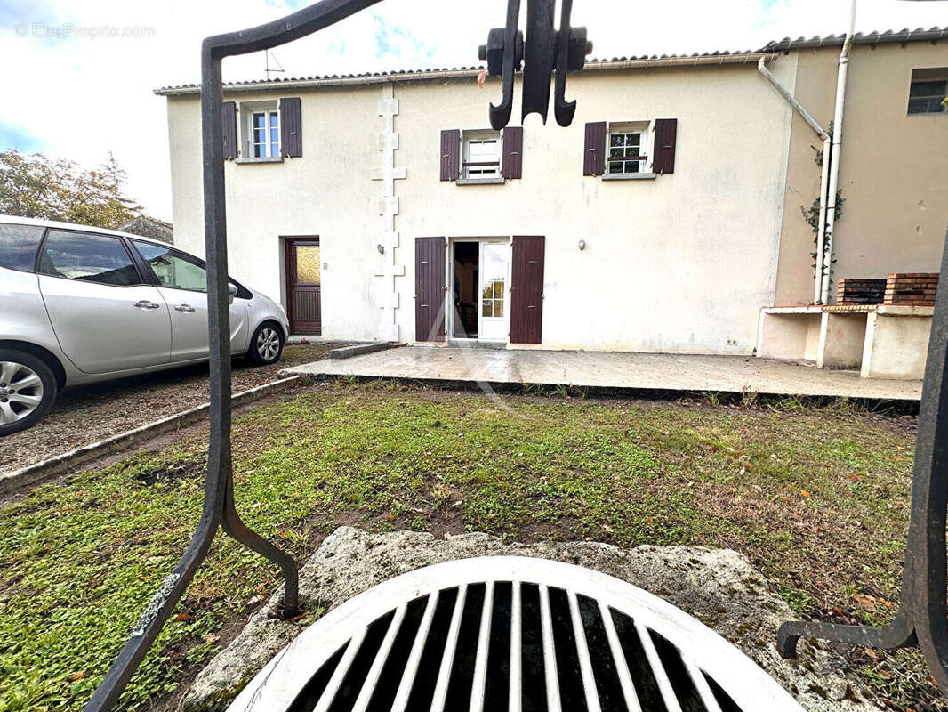 Maison à SAINT-CESAIRE