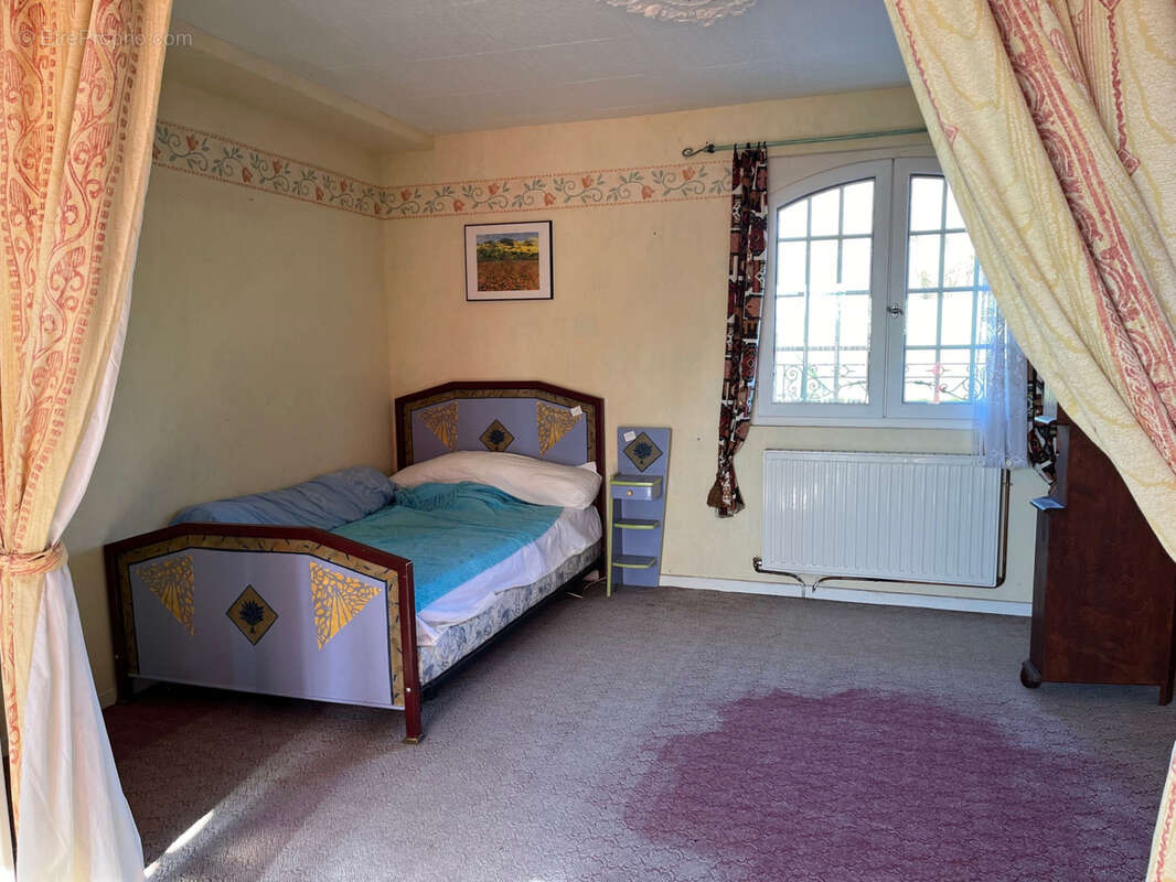 Maison à SAINT-YRIEIX-LA-PERCHE