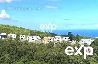 Terrain à LA POSSESSION