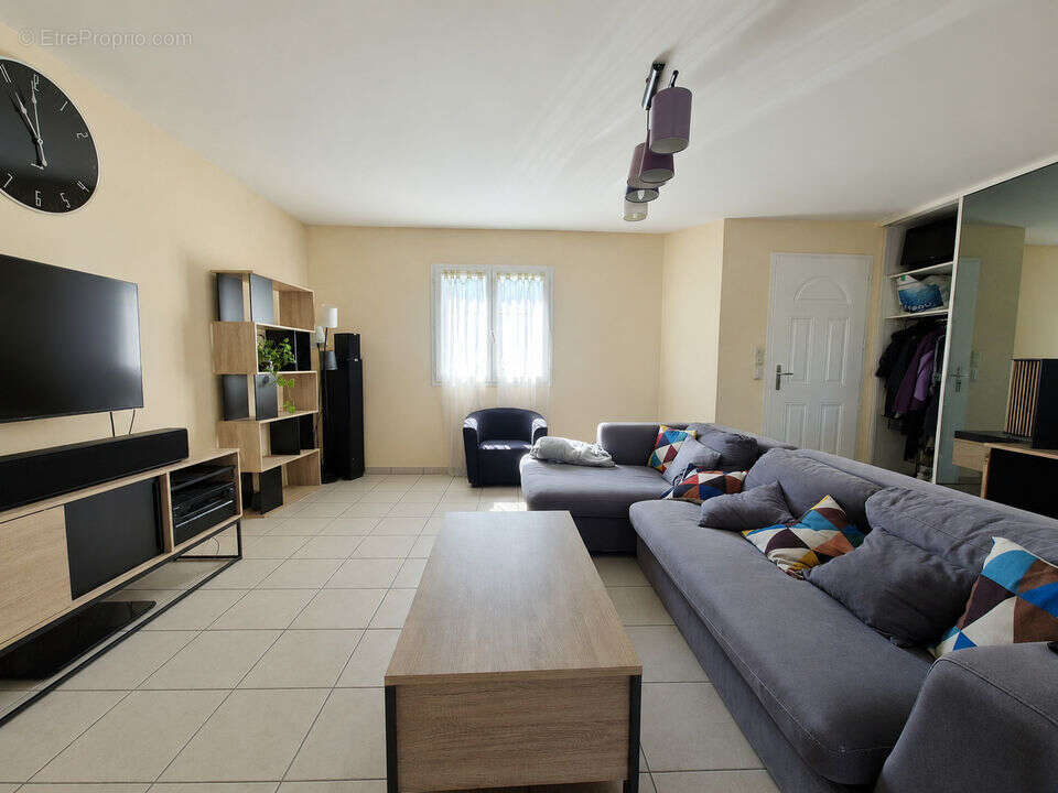 Maison 101 m² à Chemille  - photo 8