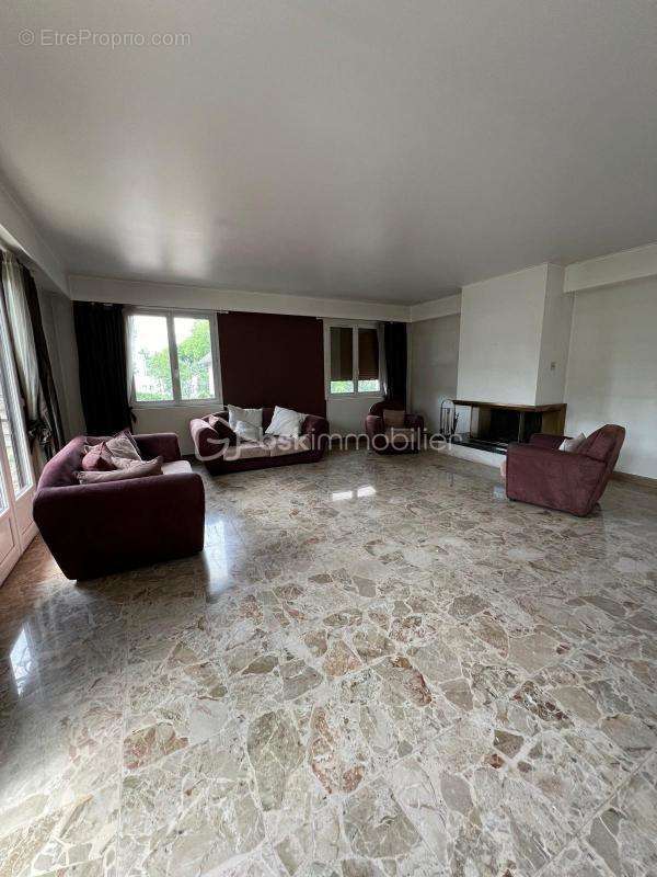 Maison à DAMMARIE-LES-LYS