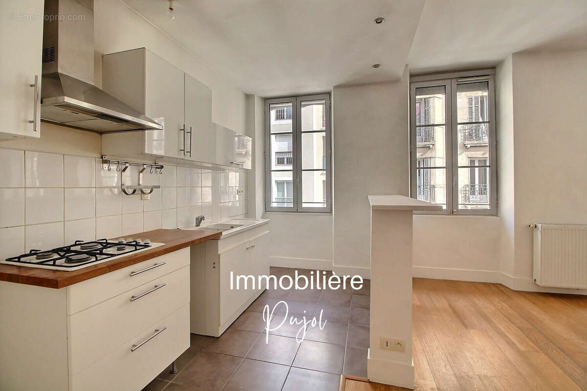 Appartement à MARSEILLE-7E