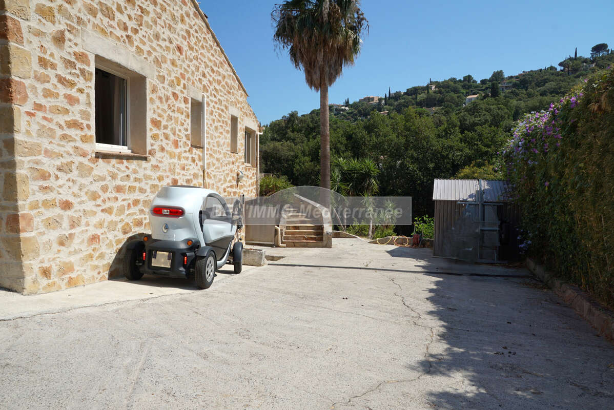Villa 3 chambres, avec piscine et dépendances - photo 22