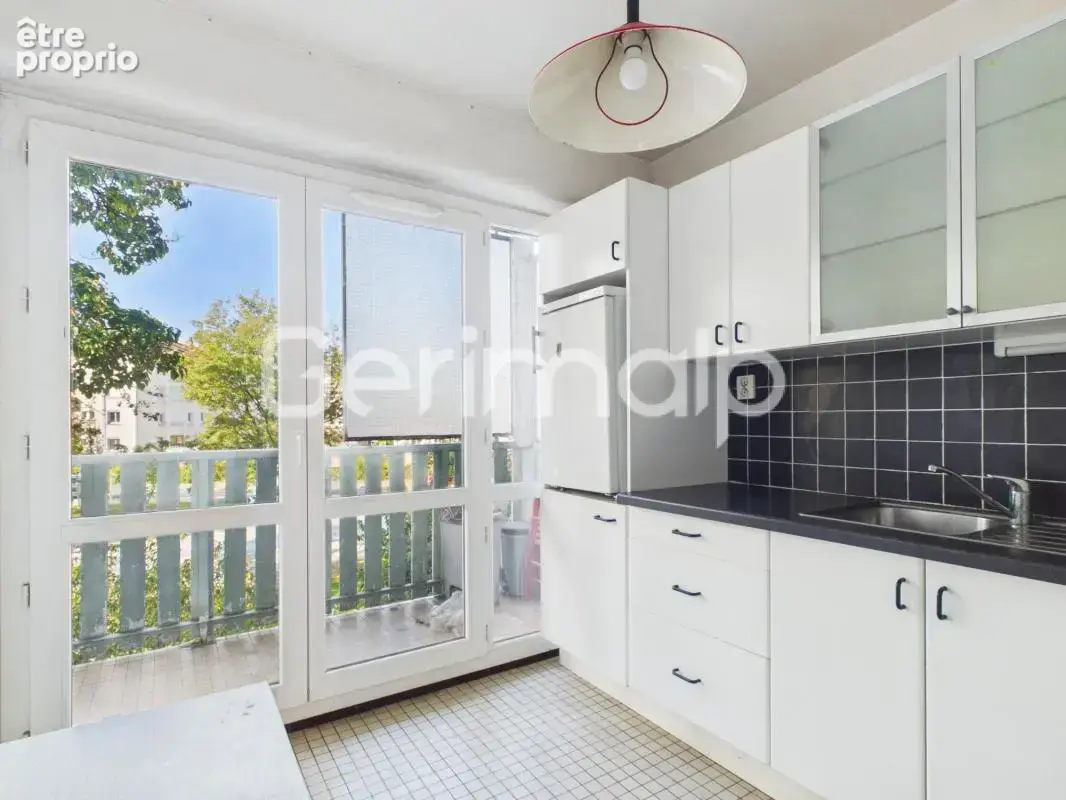 Vente - Appartement - 2 pièces + cuisine - 48,18 m² - 178 500 € - photo 5