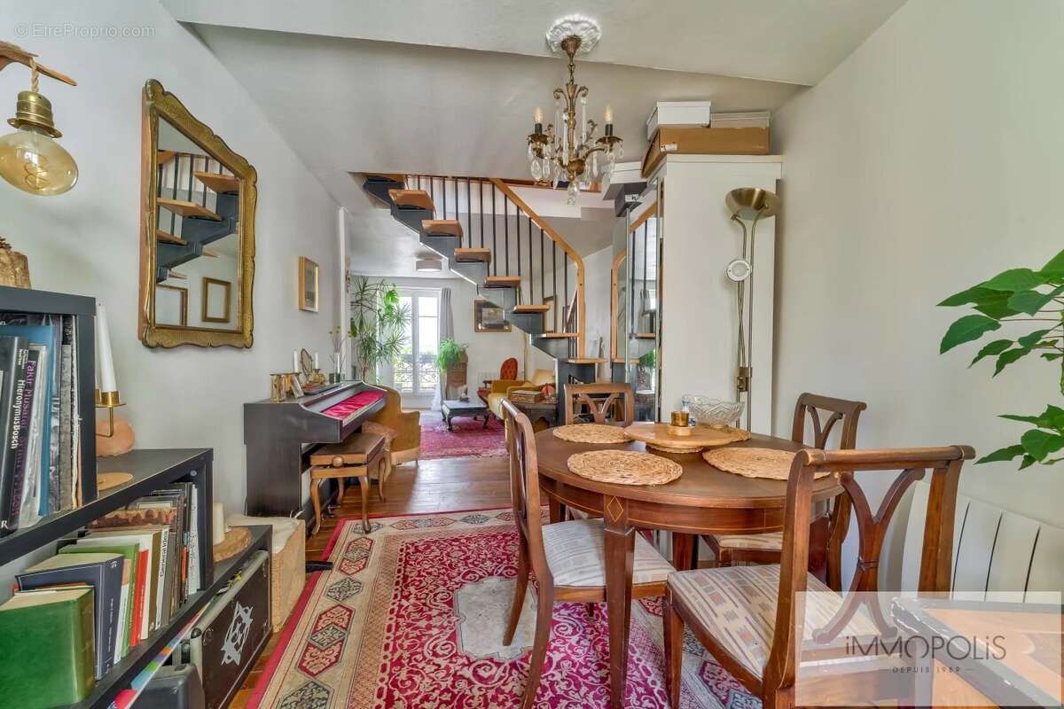 Appartement à PARIS-18E