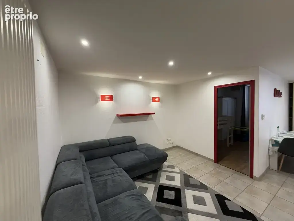Saint-Claude, rue du Faubourg Marcel,  Appartement 3 pièces avec bureau   65 m2 - photo 2