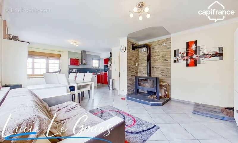 Maison mitoyenne de 97m² avec dépendances de 70m² au sol - photo 3