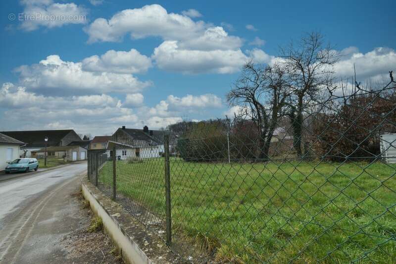 Maison à POURU-SAINT-REMY