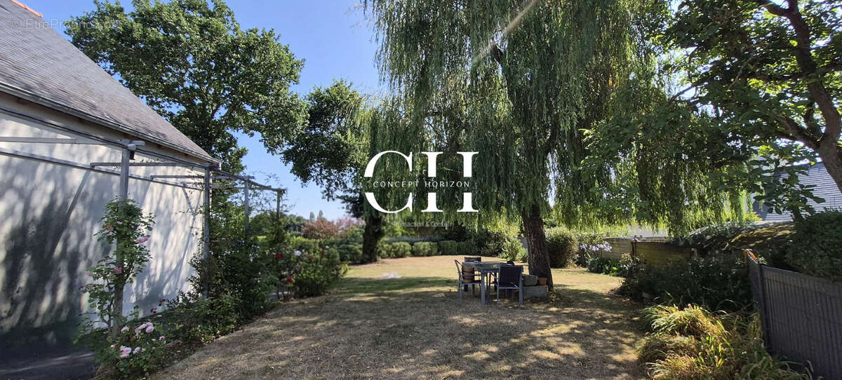 Propriété en pierre de 249 m2   Habitation, Gîte & Espace Pro à Hénon - photo 3