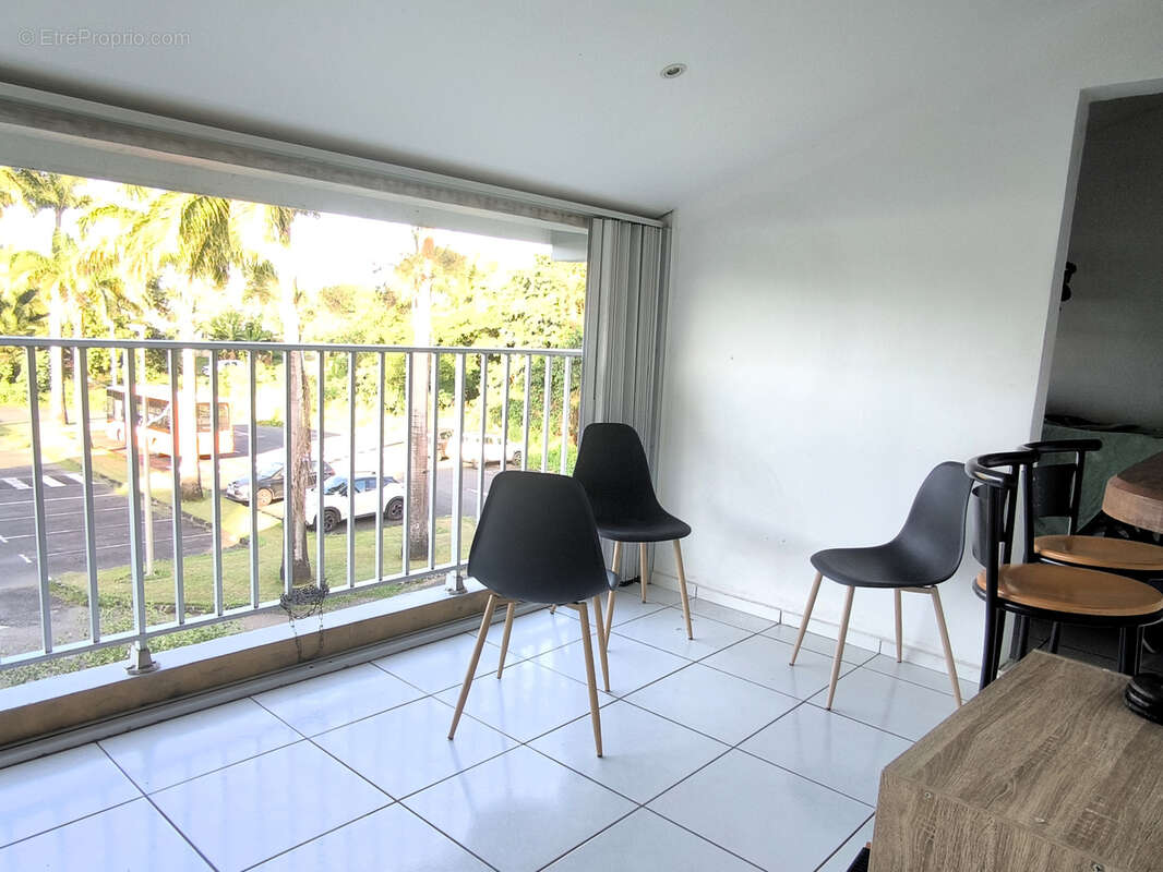 Appartement à BAIE-MAHAULT