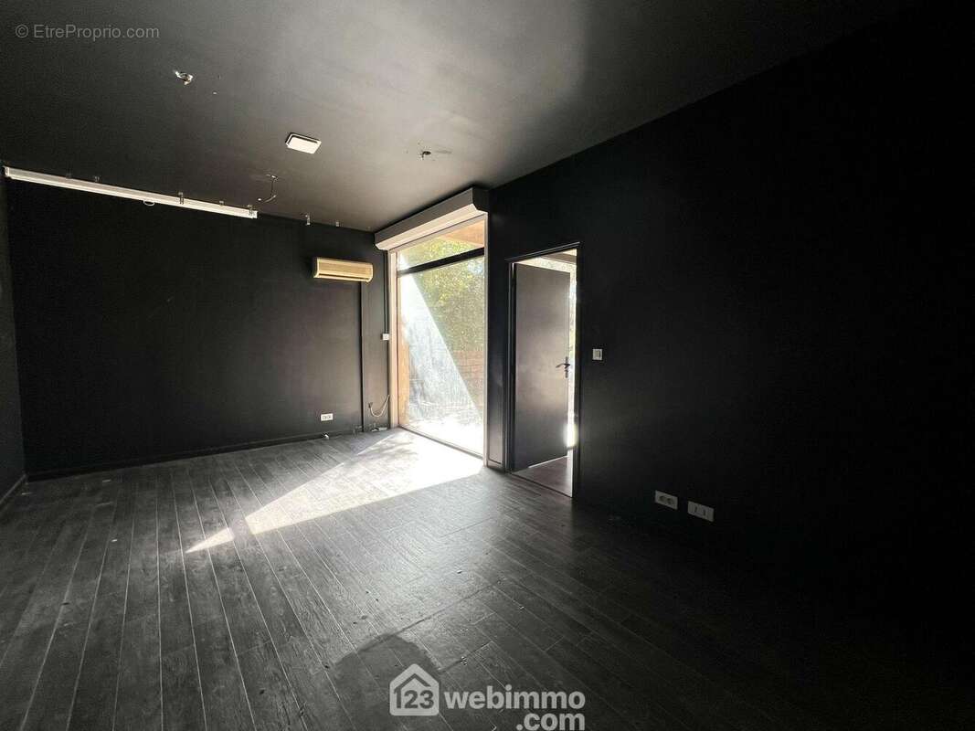 Un autre bureau de 20m2 - Commerce à BIGUGLIA