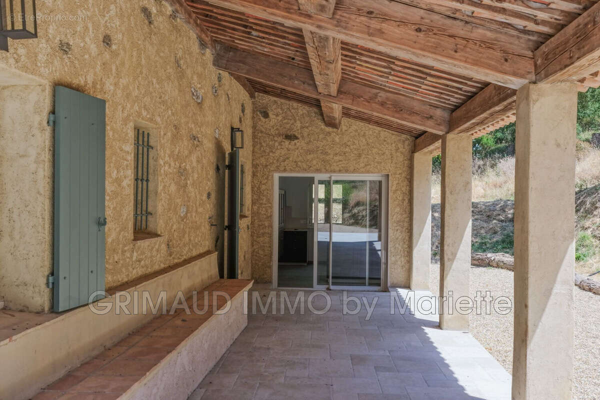Maison à LA GARDE-FREINET