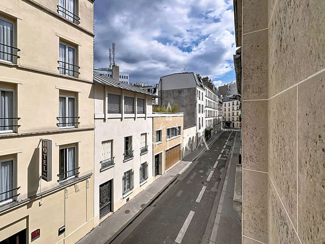 Appartement à PARIS-14E