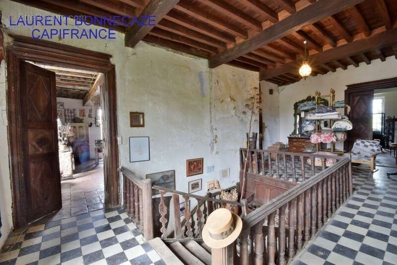 Maison ancienne à vendre de type T6 à LACHAPELLE (82) - photo 6
