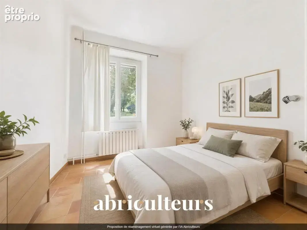 Maison familiale en pierre à vendre à Grans, sur un jardin arboré de 254 m² (13250) - photo 9