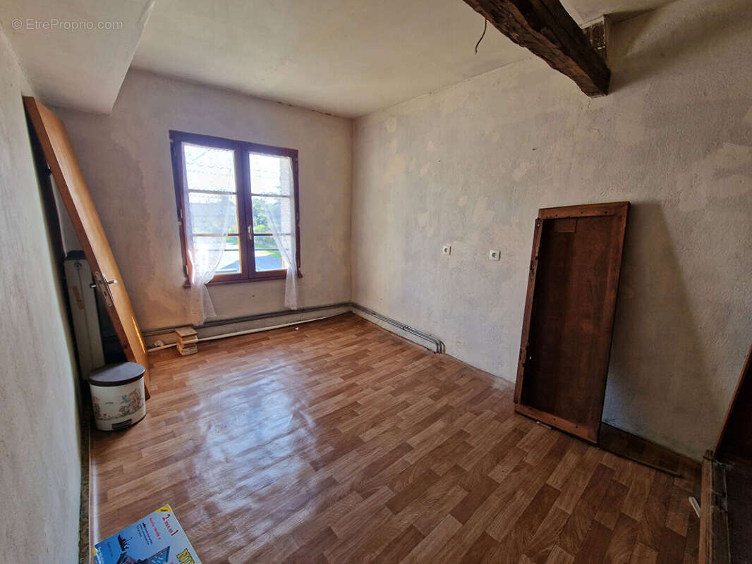 Maison 86 m² à Chambon  - photo 6
