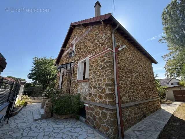 Maison 156 m² à Savigny-Sur-Orge  - photo 2