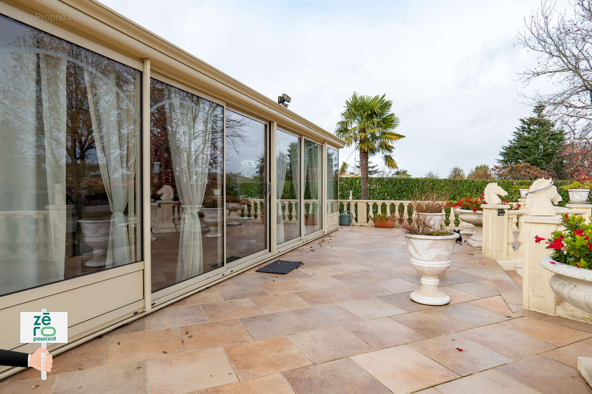 Maison à LES MAGNILS-REIGNIERS