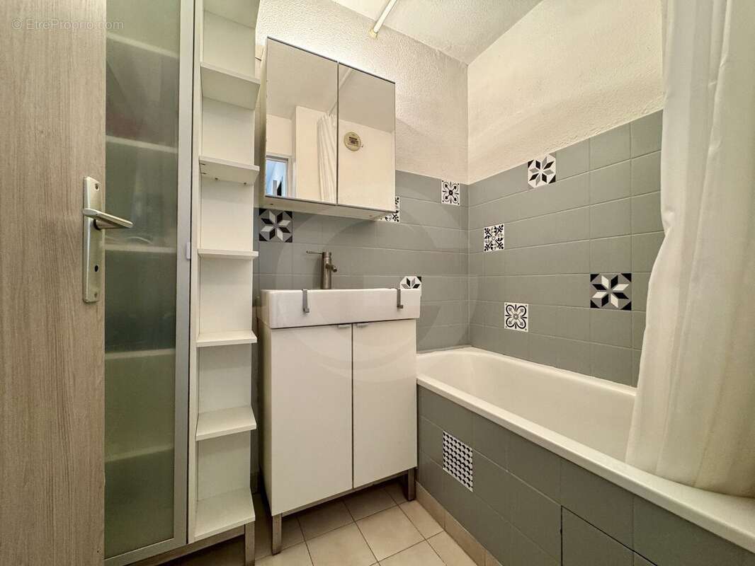 Sete quartier haut - appartement trois pieces et garage - photo 8