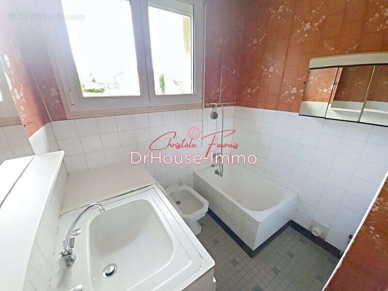 Maison à LOUVIGNE-DU-DESERT