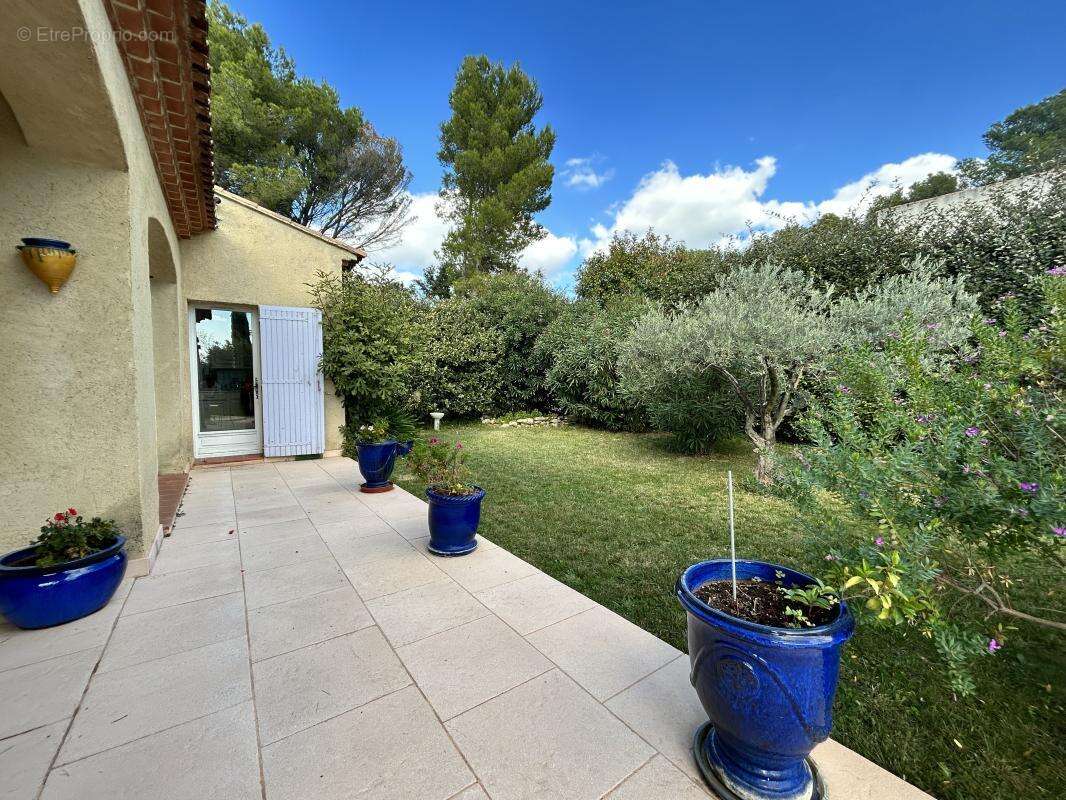 Maison à PELISSANNE