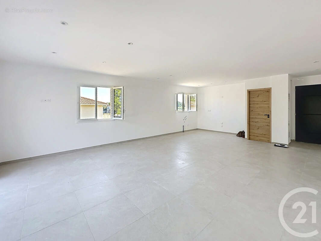 Maison 150 m² à Aleria  - photo 8