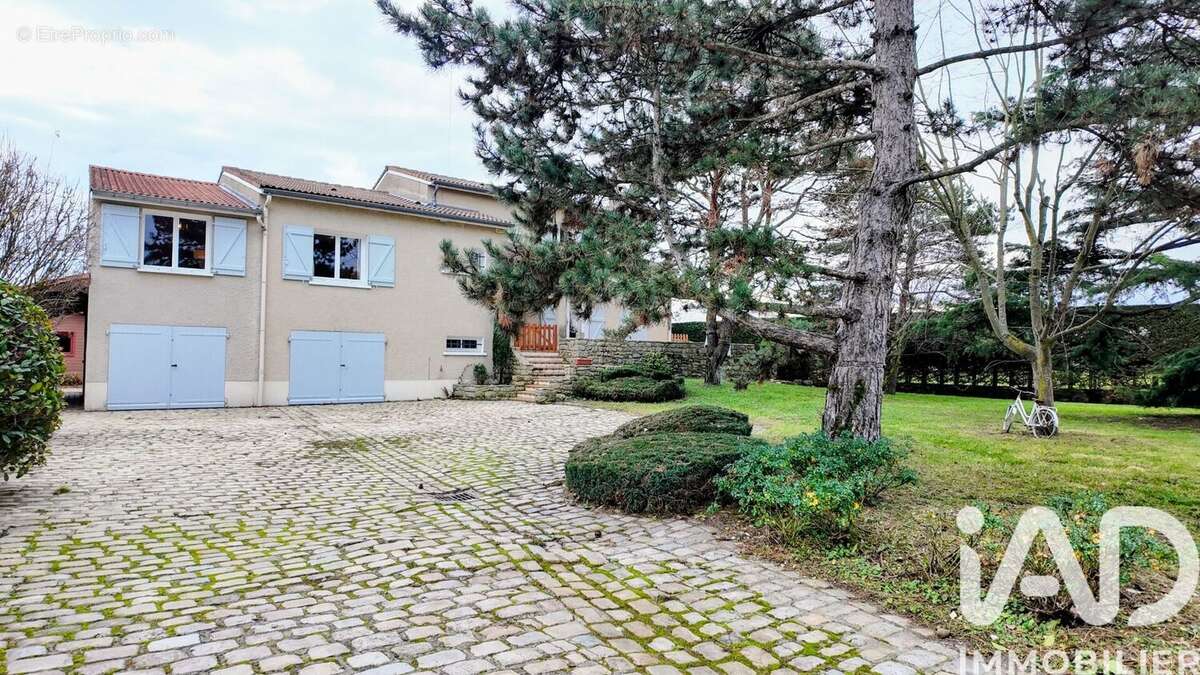 Photo 5 - Maison à VEAUCHE