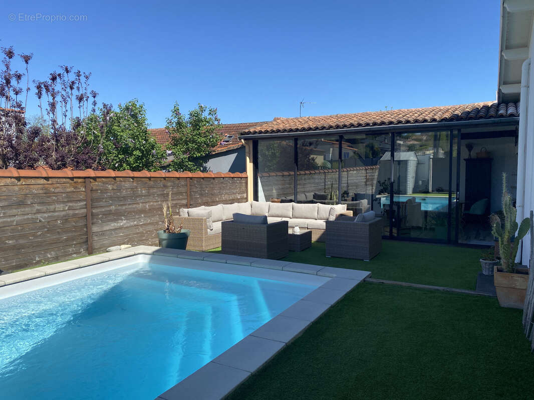 Maison à RUELLE-SUR-TOUVRE