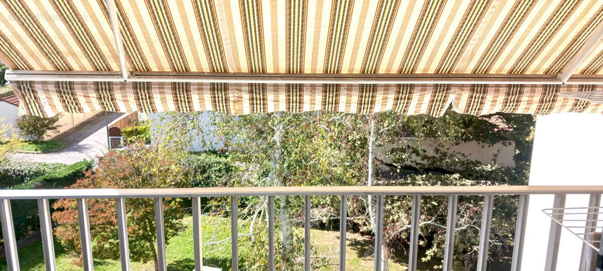 Appartement à LONS
