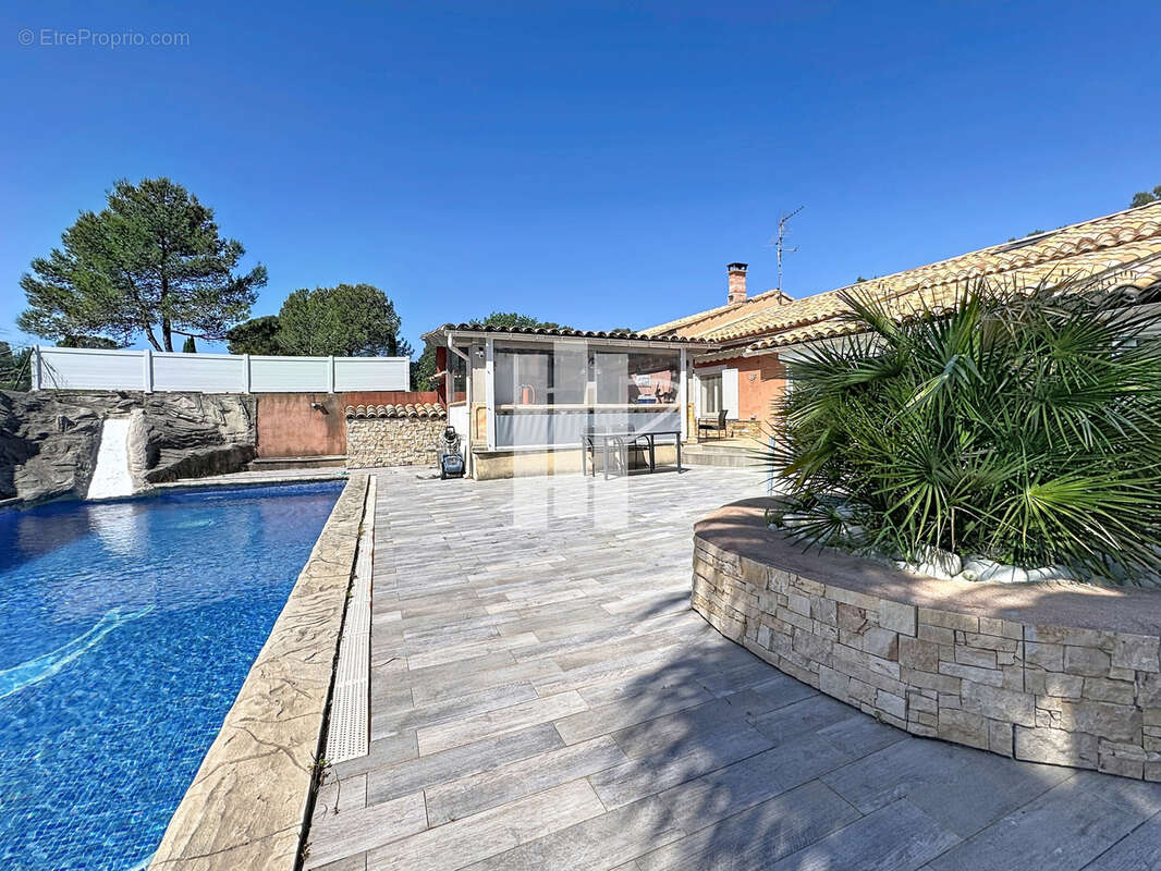 Maison à LE MUY