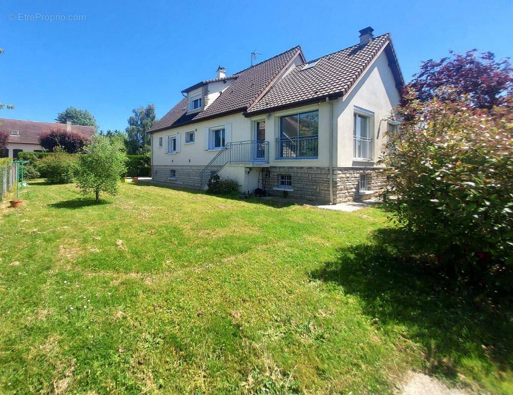 Maison à SAINTE-GENEVIEVE