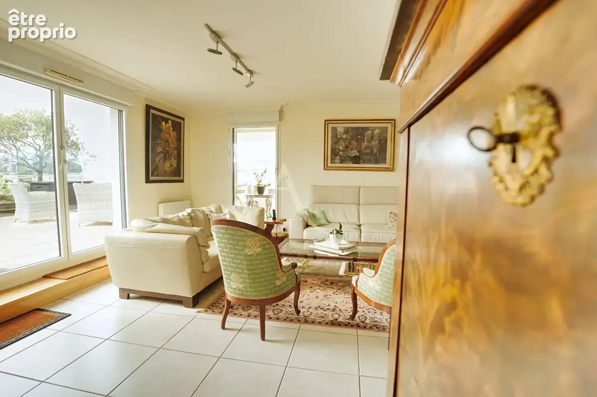 Appartement  RARE Les Sables D Olonne 6 pièce(s) 231 m2 - photo 3