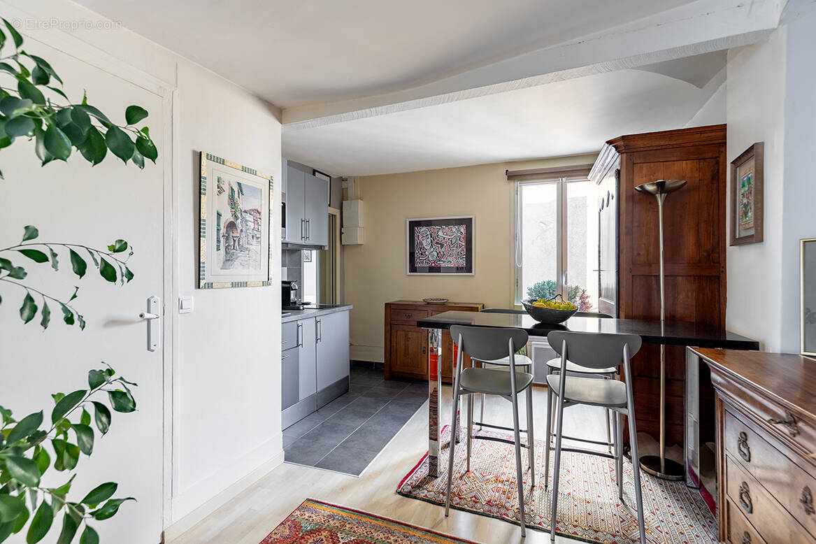Appartement à PARIS-18E