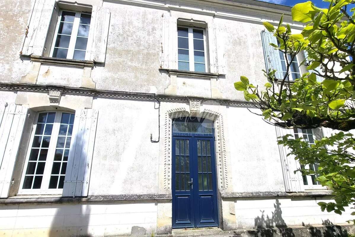 Maison à SALLES