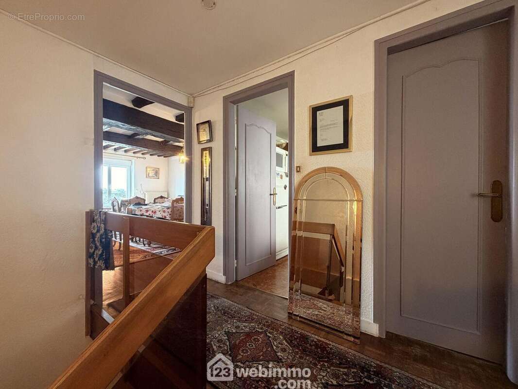 Appartement 255 m² à Laon  - photo 4