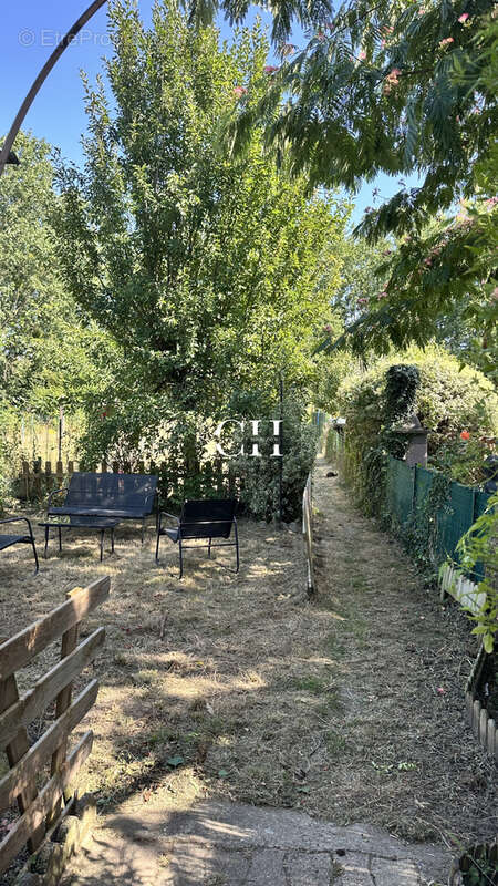 Maison de ville avec jardin, dependances, terrasse et lavoir   centre de lamballe - photo 10
