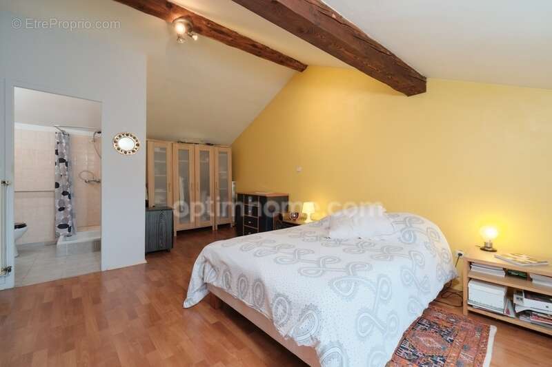 Maison à MONTANAY