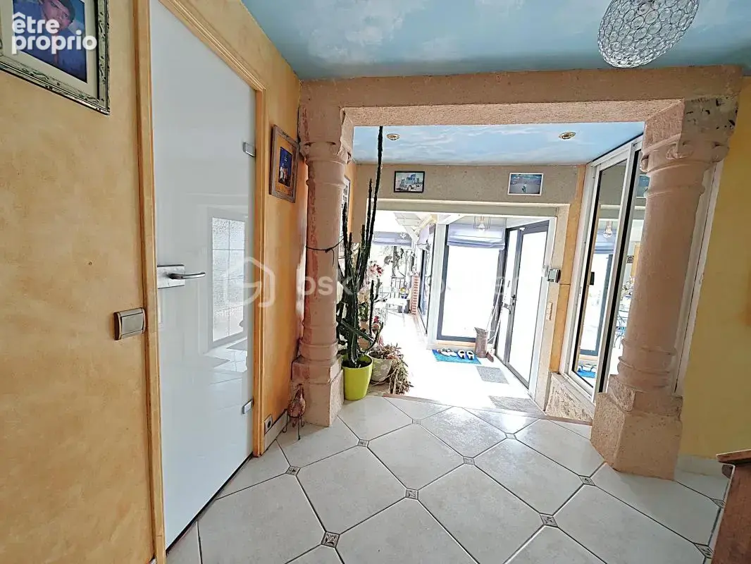 À 10 minutes de RAMBOUILLET, propriété de 220 m² habitable sur terrain de 940 m² avec une magnifique piscine de 5 M par 10 M - photo 17
