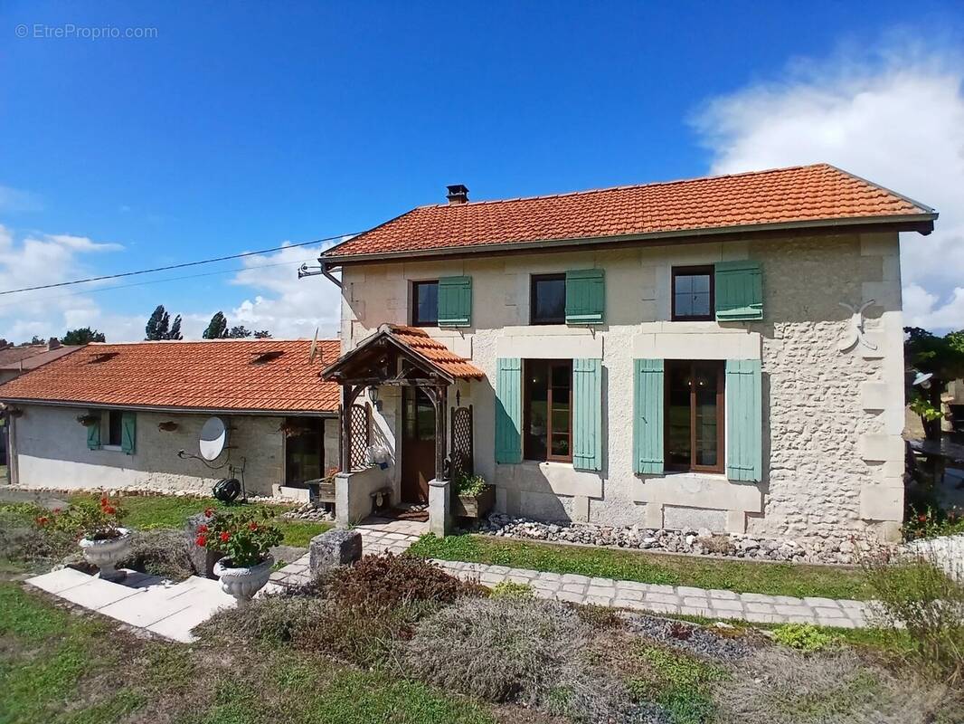 Maison à MESSAC