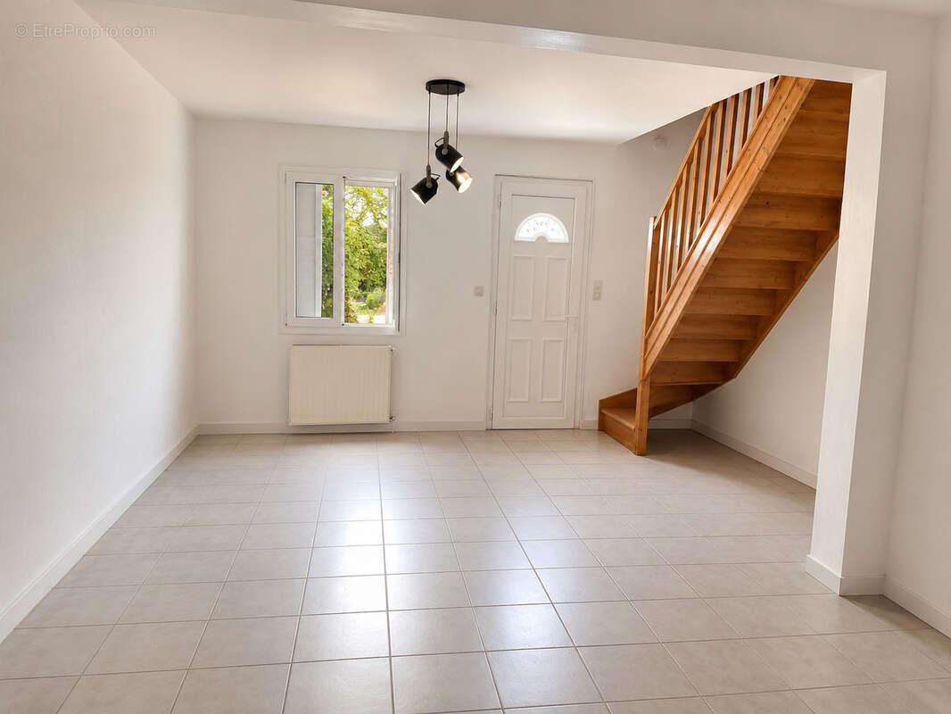 Amboise- maison de 81m2,  trois chambres, garage et jardin - photo 2