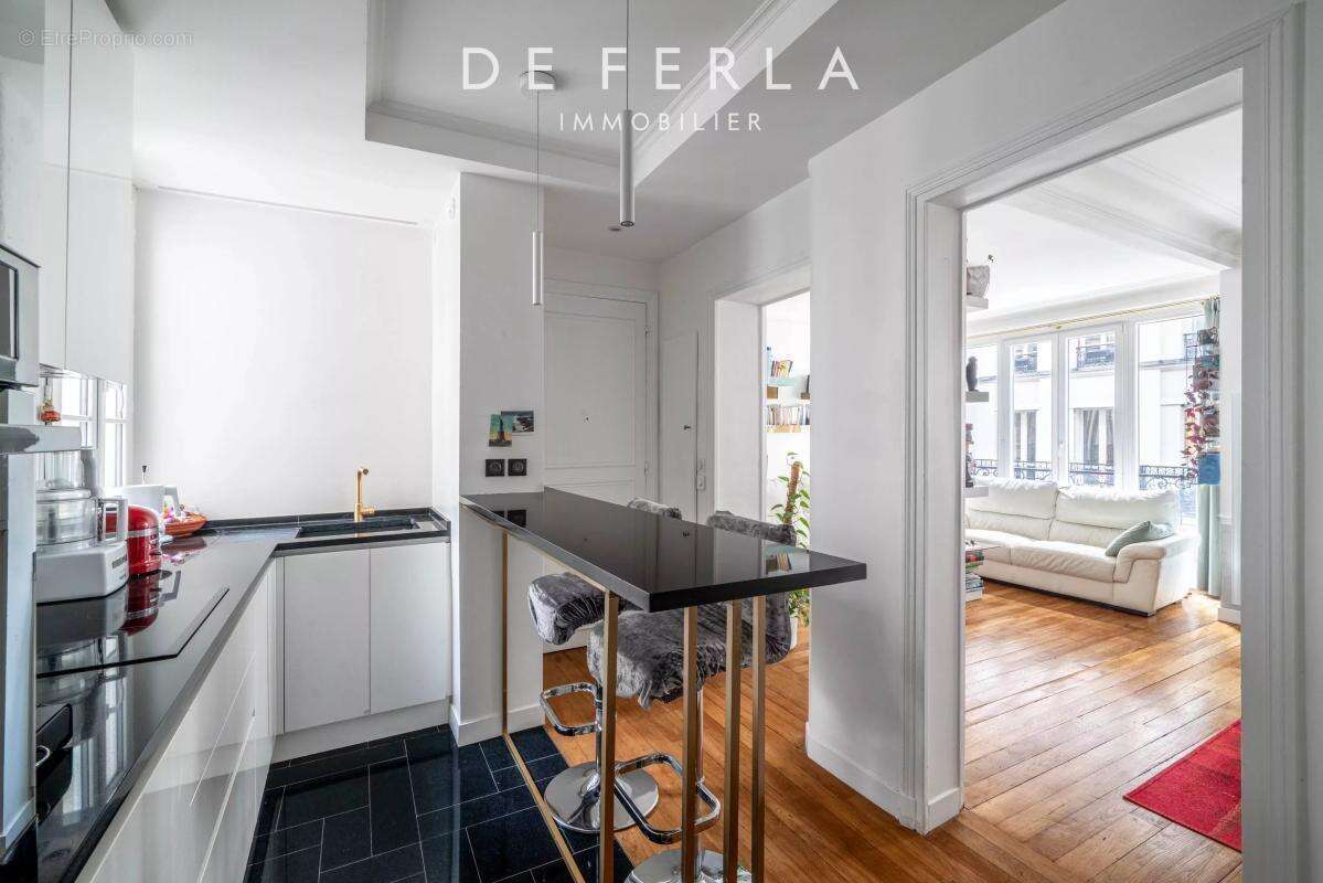 Appartement à PARIS-15E