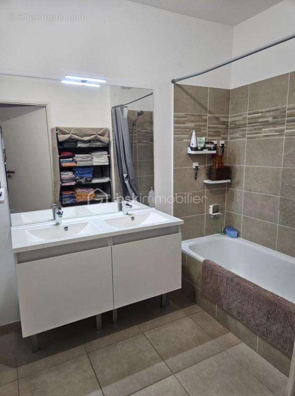 Appartement à LE MUY