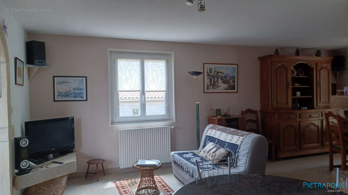 Maison 163 m² à Dommartin  - photo 4