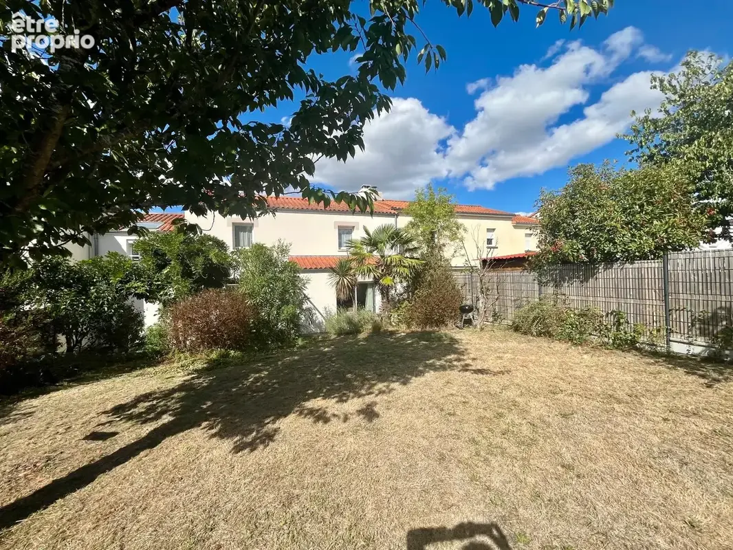BOUGUENAIS - En impasse - Maison familiale - Emplacement idéal. - photo 2