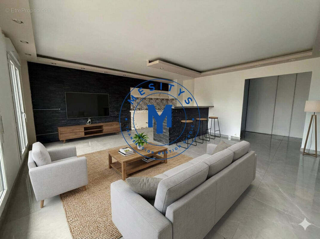 Appartement à SAINT-ETIENNE