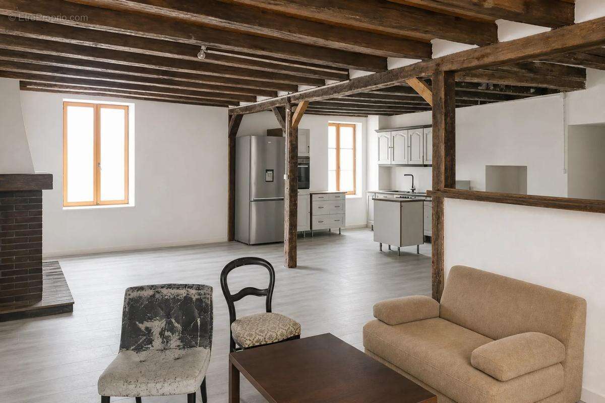 Maison de 360 m2 à rénover à Sancoins - photo 2